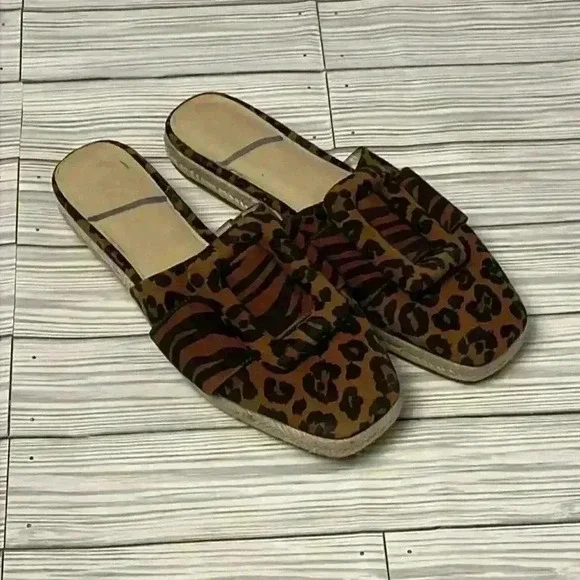 Vince Camuto Jinannie Mules - Picture 2 of 4